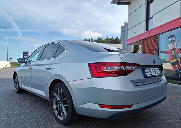 Skoda Superb cena 72500 przebieg: 216700, rok produkcji 2018 z Jaraczewo małe 37